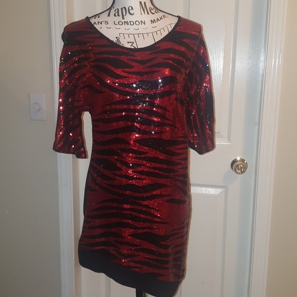 Asymmetrical Sequin red & black zebra print top - Picture 3 of 8